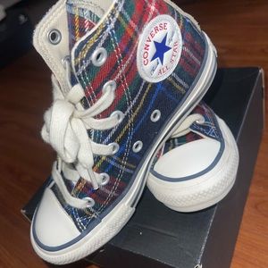 Like new little girl converse